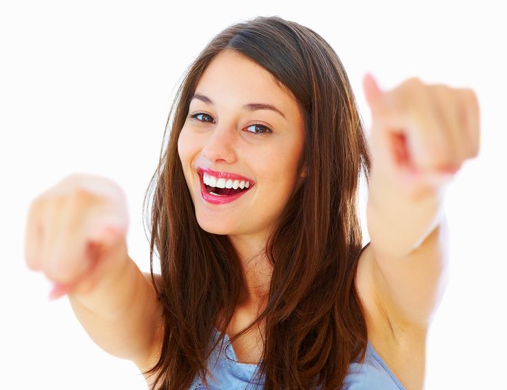 ragazza che ti indica ragazza che ti indica